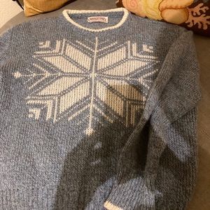 Vintage snowflake sweater in EUC